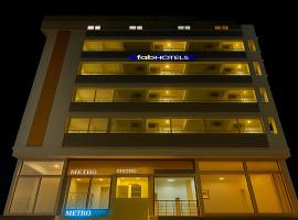FabHotel Metro - Nr Secunderabad Railway Station，位于Lālāguda的酒店