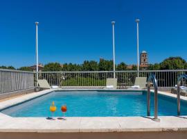 Mercure Arles Centre Arenes，位于阿尔勒的酒店