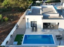 Villa Zara Blu with pool