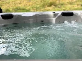 Grange de l'ancienne école avec Jacuzzi privé