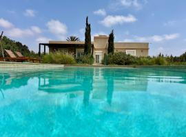 Villa moderne avec Piscine privée et chauffée à 30 mins d'Agadir，位于Sidi Bibi的酒店