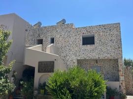 蓝海浪公寓，位于凯法洛斯的酒店