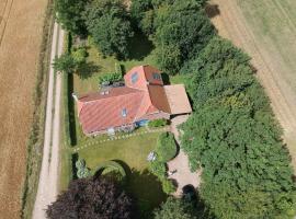 Cozy property in the countryside in beautiful nature，位于温讷鲁普的酒店