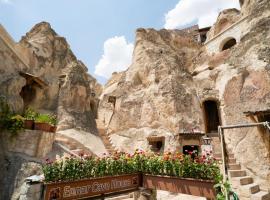 Cappadocia Ennar Cave Swimming Pool Hot & SPA，位于内夫谢希尔的酒店