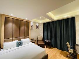 Hotel V Hazratganj，位于勒克瑙的酒店