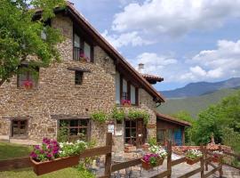 Viviendas Rurales El Covaju，位于Cabezón de Liébana的酒店