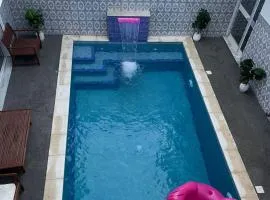 MAISON avec PISCINNE
