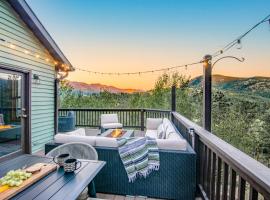 Sunset Mountain Views near Town on 3 Private Acres，位于Bailey的酒店