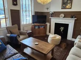 Beautiful 4BR Georgian house