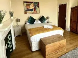 106 Brynmill - Room 1 - Sea views