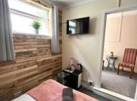 106 Brynmill - Room 3