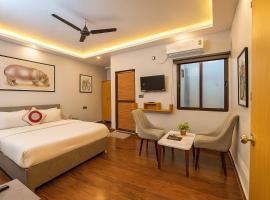 Golden M Riz Hotel & Restuarant，位于勒克瑙Chaudhary Charan Singh International Airport - LKO附近的酒店