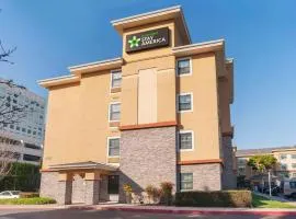 奥兰治县约翰韦恩机场美国延住酒店