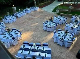 Whisper Chateau Weddings Reunions Groups 75 Plus