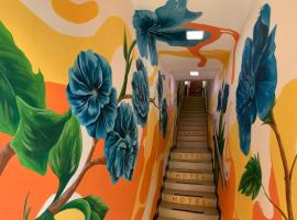 HOTEl LAS FLORES，位于圣罗莎德卡瓦尔的酒店