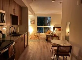 Luxury Hollywood Studio With Pool, Parking, Gym