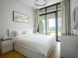 Canal View 1BR near Galleria Mall & Cleveland