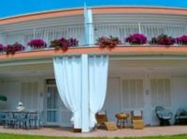 里贾纳别墅住宿加早餐旅馆，位于内图诺的浪漫度假酒店