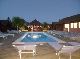 La Tavi casute tip camping，位于穆里吉奥尔的宠物友好酒店