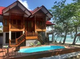 Phuphat Beach Resort