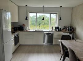 Bright, well furnished apartment，位于希勒勒的酒店