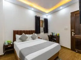 Hotel Mannat Green Near Naraina Vihar Metro Station