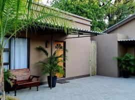 Mil&aacute;ns Bed and Breakfast，位于卡蒂马穆利洛的带停车场的酒店