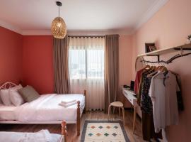 The 2BDR Compelling Condo 5 min to CAI Airport，位于开罗的分契式公寓