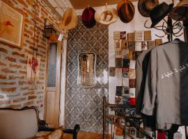 Book Hotel Kutaisi，位于库塔伊西库塔伊西国际机场 - KUT附近的酒店