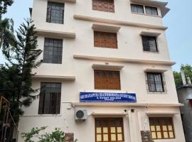 Sri Mayapur Chandrodaya Guest House and Event Holder，位于mayapur的酒店