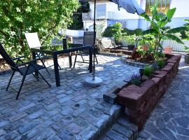 Ferienwohnung Südwestpfälzer Ruheoase，位于Busenberg的酒店