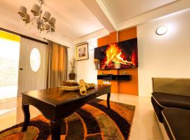 Urban Escape - 1Br 1Bth Condo in Reduit, Rodney Bay, Gros Islet，位于格罗斯岛的酒店