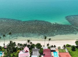 Oceanfront Villa at Bang po Beach-Koh Rooms，位于班邦宝的酒店