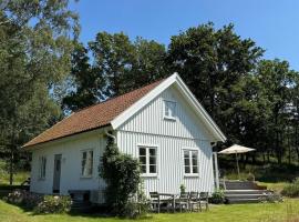 Idyllically nice house on Bjärehalvön, Torekov!，位于巴斯塔德的酒店