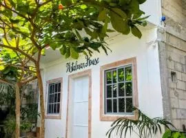 Vistalmar House