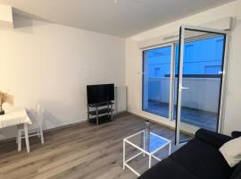 Bright apartment in Cergy，位于塞尔吉的酒店