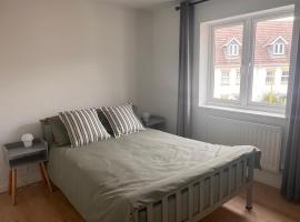 La CAZA Guest House，位于罗伊斯顿的酒店