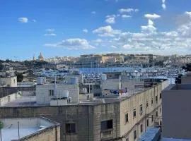 Sea view Gzira Seafront luxury 3-bedroom Apartment