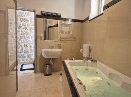 Saint James Apartment，位于希贝尼克的酒店