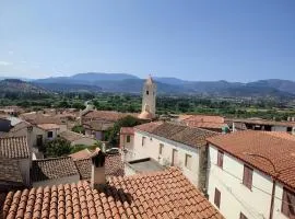 Family & Friends - Room 2 - Second Floor - shared bathroom
