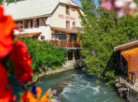 Logis Hôtel et Spa Le Christiania，位于拉萨尔莱阿尔佩的酒店