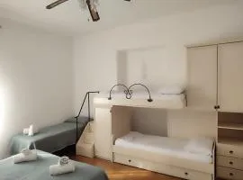 Family & Friends - First floor - South West wing - Fully equipped with view - 15 minutes drive by car to the seaside