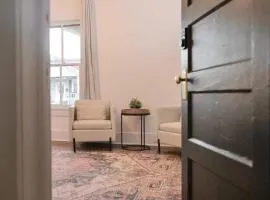 Steps from Live Music Venues-Guest Room Extended Stays