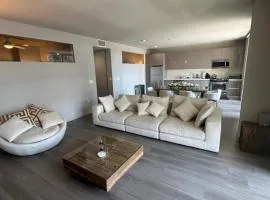 Luxury 2BR w balcony - DTLA!!