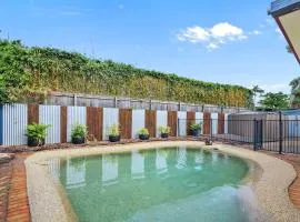 Coolum Beachside Getaway