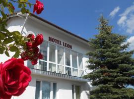 Hotel Leon，位于比亚瓦波德拉斯卡的宾馆