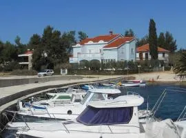 Apartments Maslina