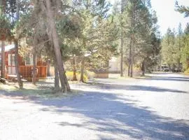 Bend-Sunriver Camping Resort Two-Bedroom Cabin 7