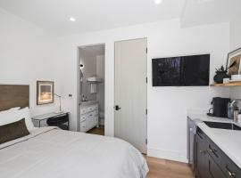 Casa Jardin - Boutique Suites in Downtown Santa Barbara，位于圣巴巴拉的酒店