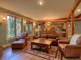 Aspen House in Fish Camp- 2 Miles from Yosemite's South Entrance，位于费希坎普的酒店
